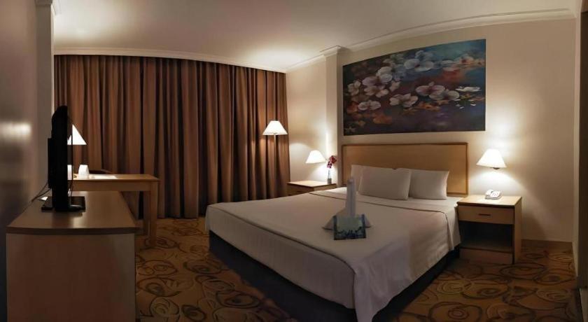 The Orchid Hotel Сибу Экстерьер фото