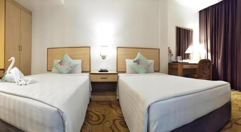 The Orchid Hotel Сибу Экстерьер фото
