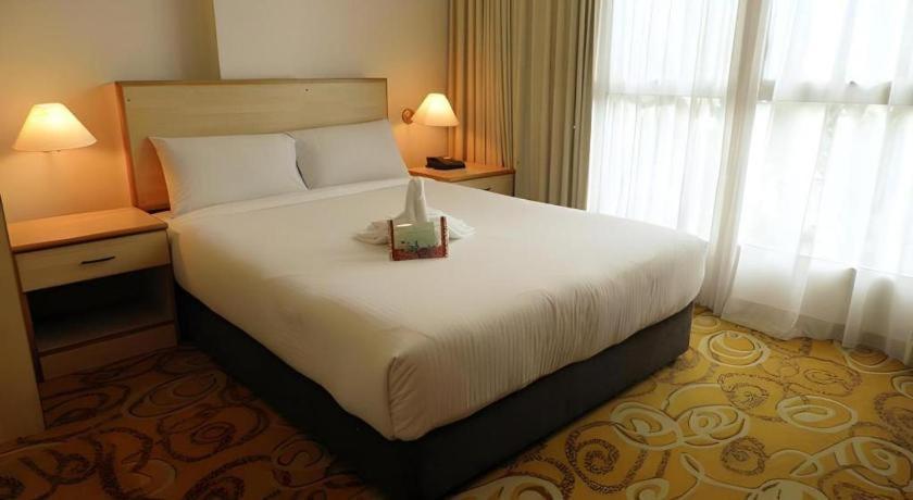The Orchid Hotel Сибу Экстерьер фото