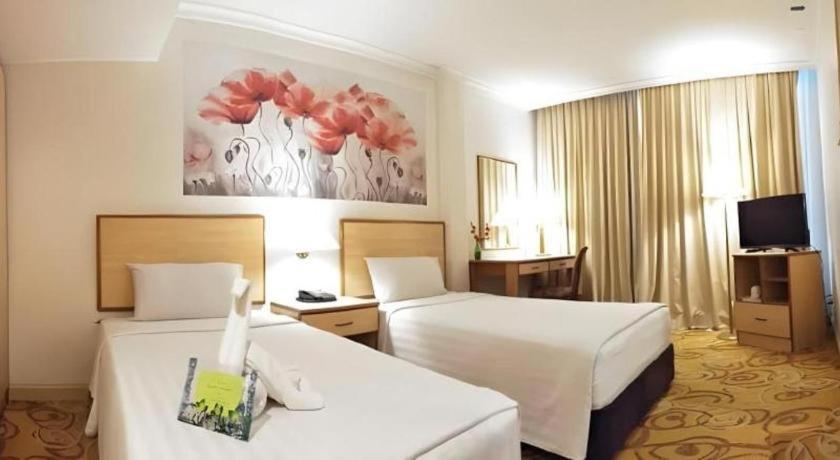 The Orchid Hotel Сибу Экстерьер фото